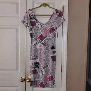 Full Circle Trends  fitted  newspaper print  dress  Sz M NWT